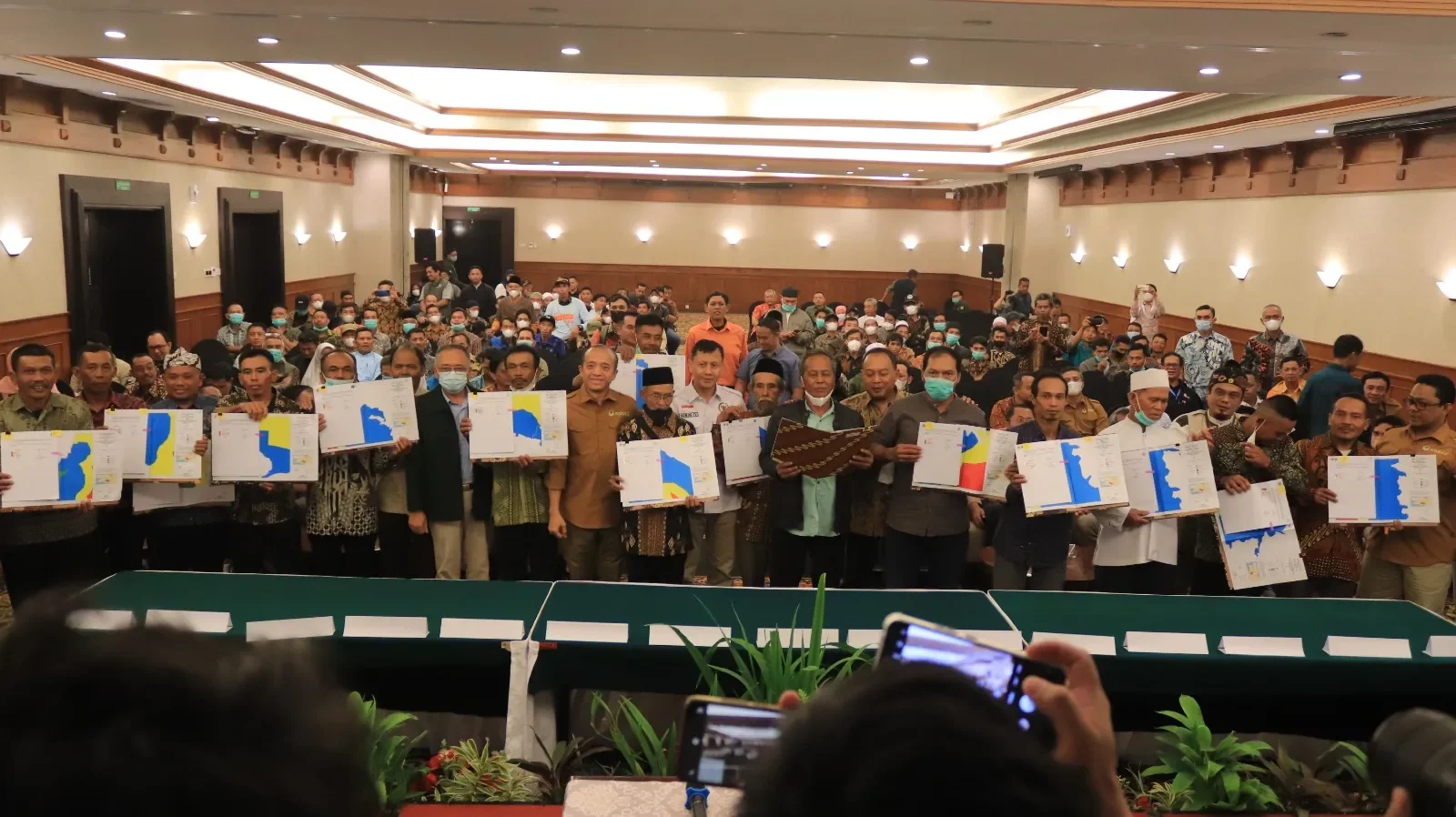 Signing of the BTNGHS conservation partnership agreement with 14 KTH in Sukabumi Regency and 1 KTH in Bogor Regency, April 7, 2023.